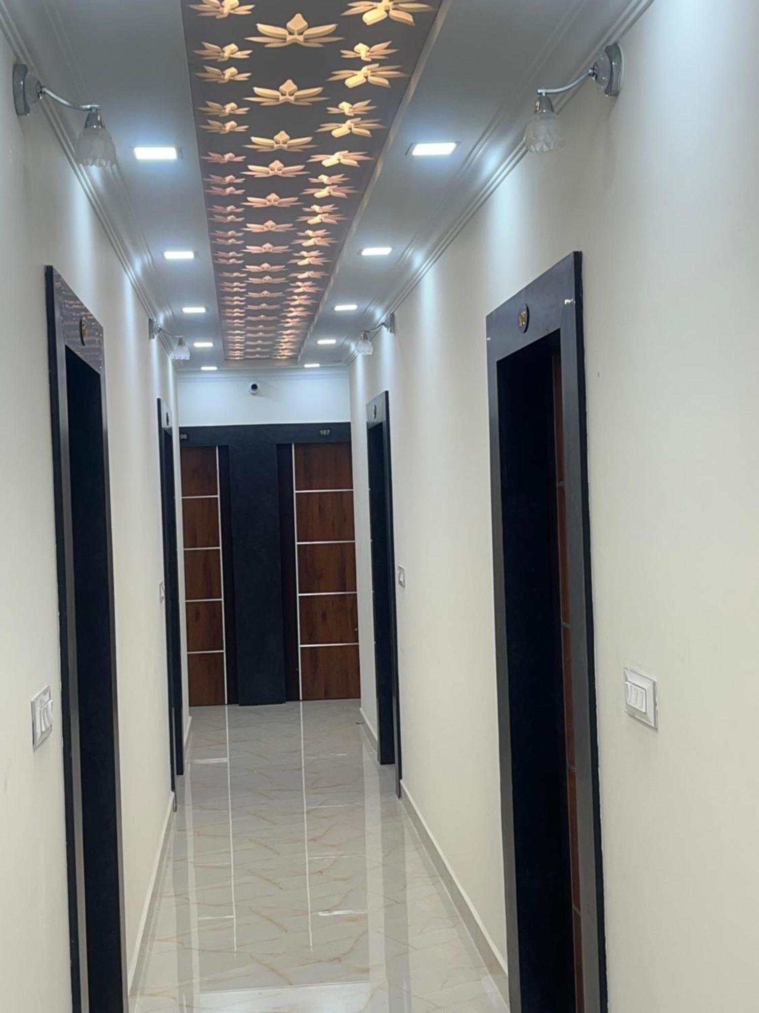 Golden Residency Hotel Kushālnagar Exterior photo